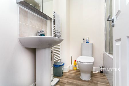 2 bedroom house to rent Frideswide Street, MK18 - Photo 3