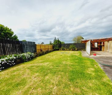 Charming home in Mangere - Photo 6