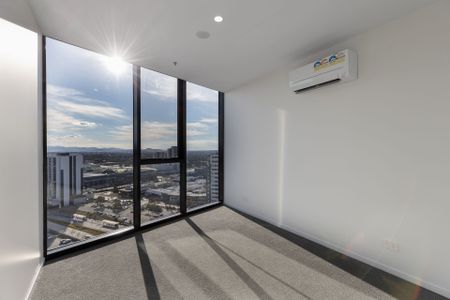 Modern Two-Bedroom Apartment in a Prime Location - Photo 4