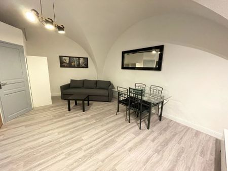 Location Appartement 1 pièce 31m² LA CIOTAT 13600 - Photo 4