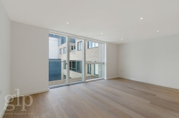 1 Bedroom Flat, Fouberts Place, London, Greater London, Soho, W1F - Photo 1