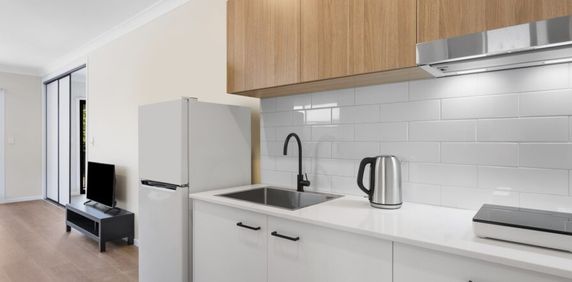 Brand New, Fully Furnished One-bedroom apartments with utilities included - Photo 2