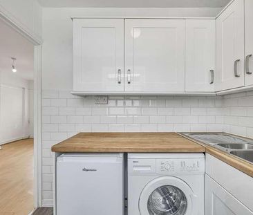 Coleman Court, Kimber Road, London, SW18 - Photo 2