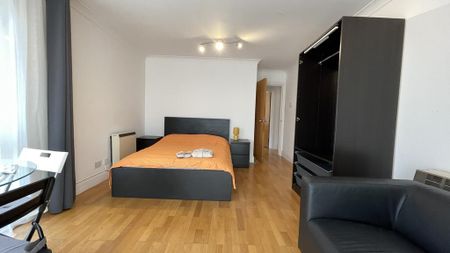 3 bedroom apartment to rent - Photo 3