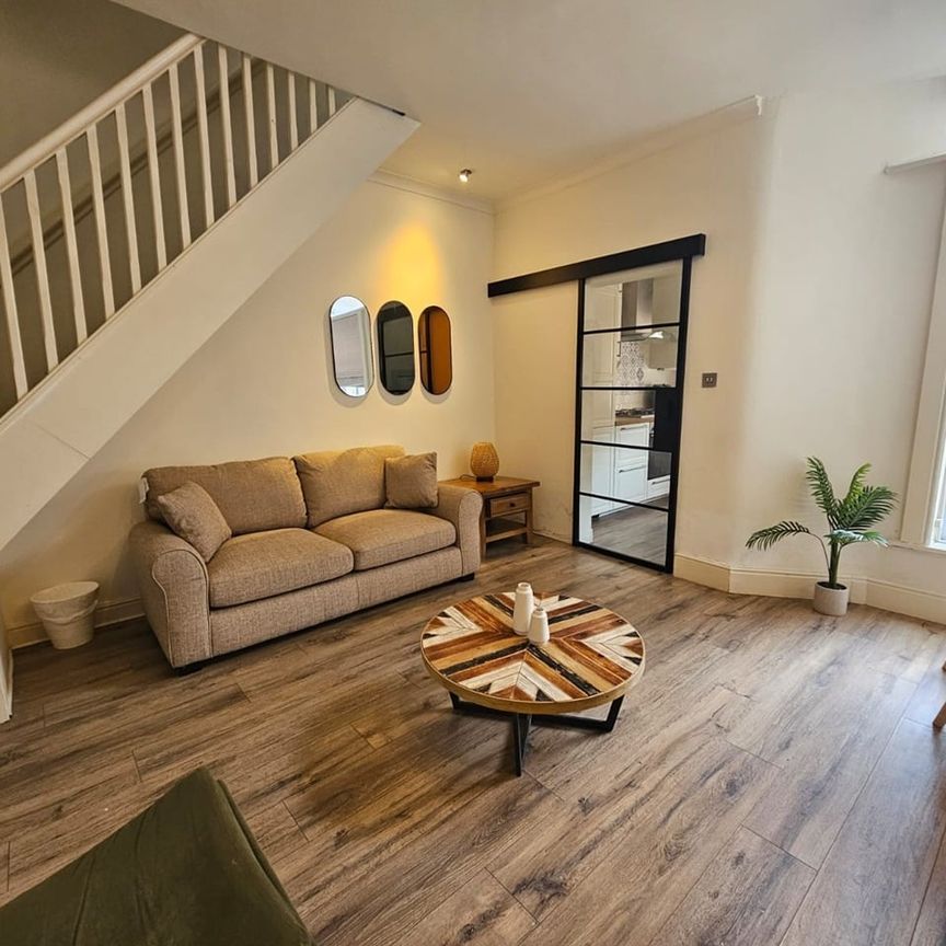 Room in a Shared House, Littleton Road, M7 - Photo 1