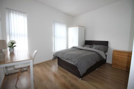 6 bedroom terraced house to rent - Photo 5