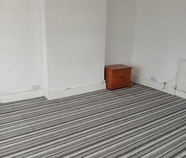 2 Bed Flat, Avonvale Road, BS5 - Photo 2