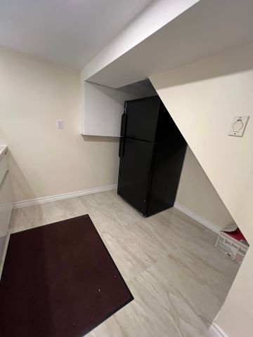 For Lease - 1366 CHALFIELD Drive Unit# bsmt Br, Oakville, Ontario - Photo 2