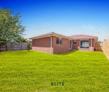 Just a short stroll to local shops and the beautiful Lake! - Photo 6