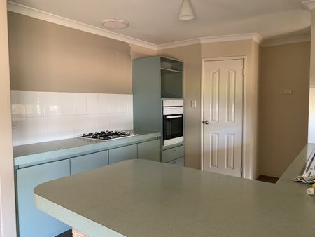 Spacious Family Home - Photo 3