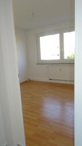 Wohnung mit schöner Aussicht - Balkon - Aufzug - 3,5 Zimmer - Photo 5