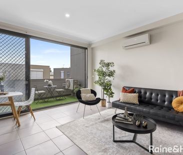 Modern Townhouse in a Quiet Glenroy Location - Photo 2