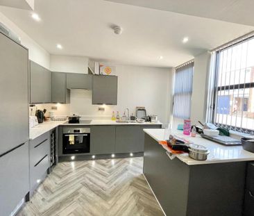 1 bedroom in a flat share to rent - Photo 4