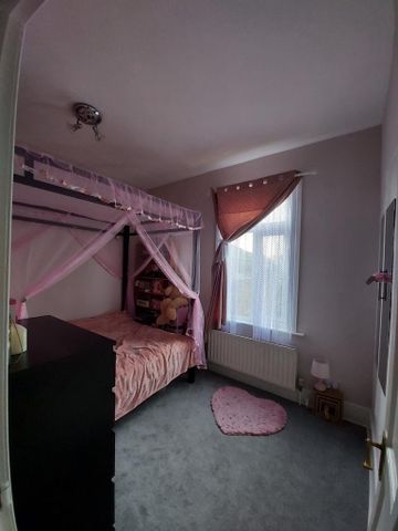 4 bedroom terraced house to rent - Photo 3
