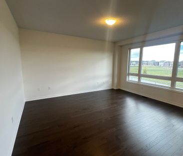 For Lease - 24 Phoenix Boulevard, Barrie, Ontario - Photo 1