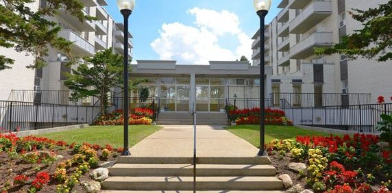 707 & 711 Finch Avenue West - Photo 2