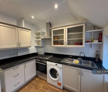 2 bedroom maisonette to rent - Photo 4