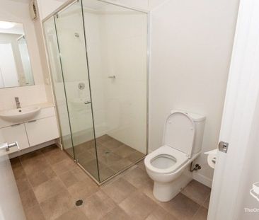 City Apartment Living - Photo 5