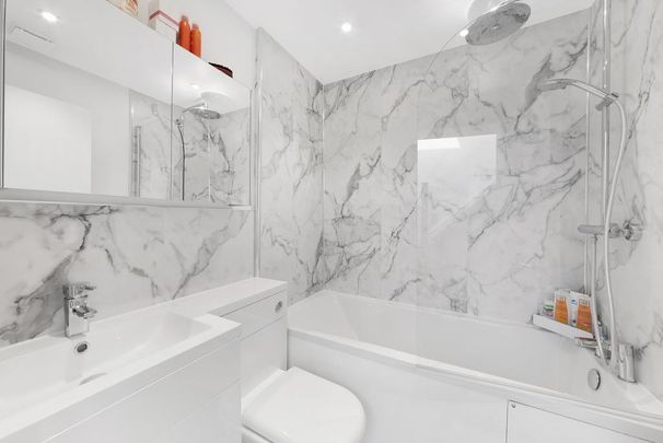 3 bedroom flat to rent - Photo 1