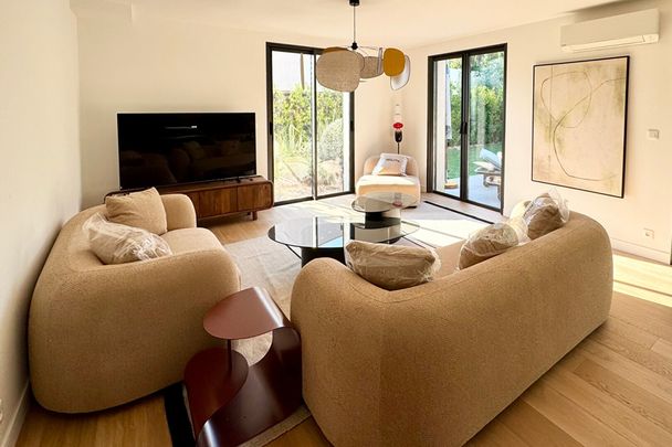 ÉGUILLES VILLA CONTEMPORAINE PRESTATIONS HAUT DE GAMME DOMAINE SÉCURISÉ - Photo 1