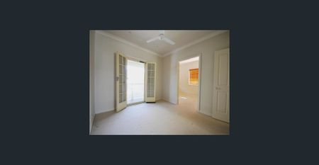 LARGE DUAL LIVING HOME WITH AIR CON CLOSE TO BEACH! - Photo 4