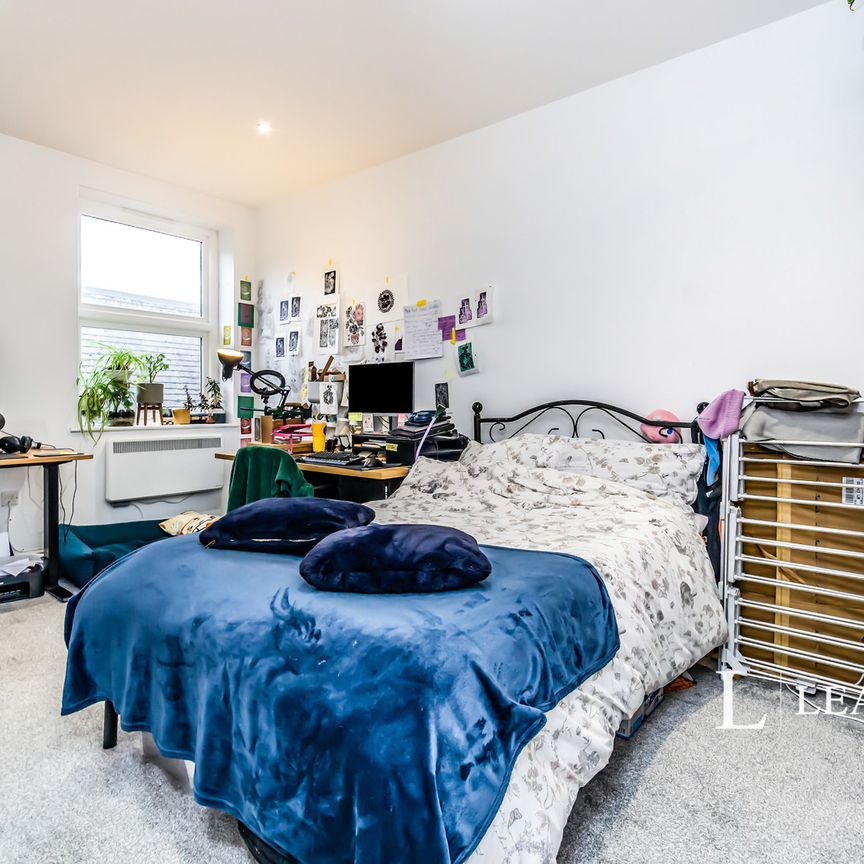 2 bedroom apartment to rent High Street, Sevenoaks, Kent, TN13 - Photo 1