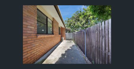 Well Presented Unit - Photo 4