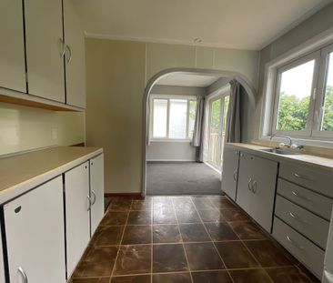 GREAT LOCATION! THREE BEDROOMS IN MERRILANDS - Photo 3