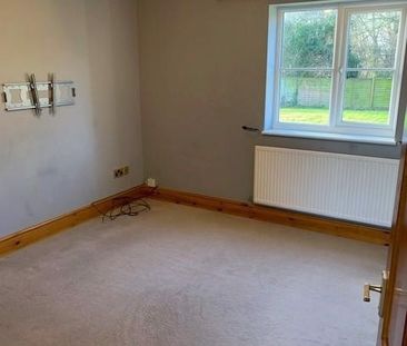 3 bedroom mews to rent - Photo 5