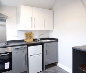 1 bedroom house to rent - Photo 2