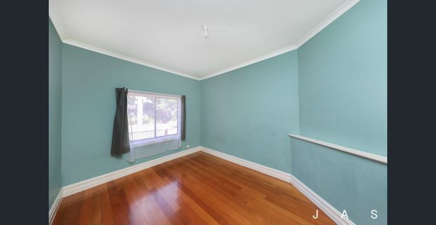Relaxed Living in a Convenient Footscray Location - Photo 1