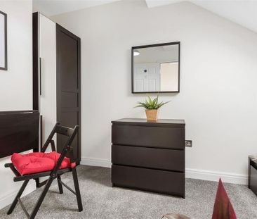 House share to rent - Photo 2