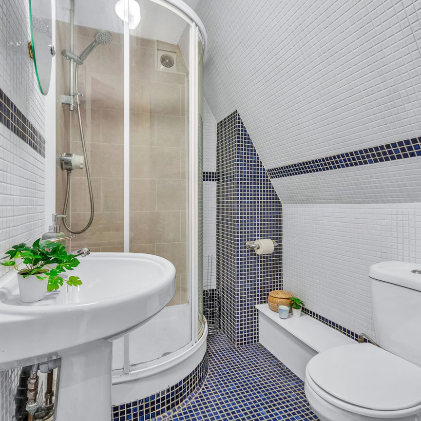 23 CLIFF ROAD - DESIGN HOUSE Leeds - LS6 2ET - Photo 1