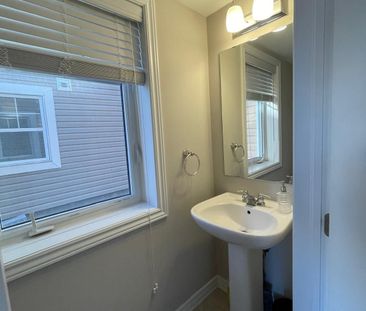 For Lease - 916 Fameflower Street, Barrhaven, Ontario - Photo 6