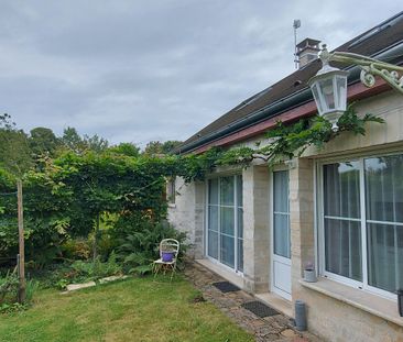 AUMONT EN HALATTE: petite maison meublée à louer dans un cadre arbo... - Photo 4