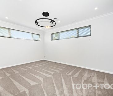 Stunning, spacious contemporary living - Photo 2