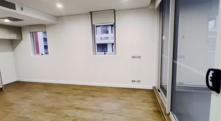 1 Bedroom*302 - Photo 2