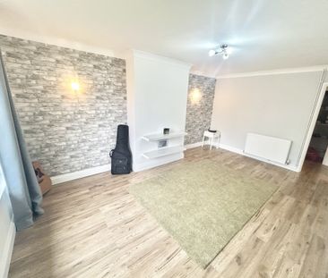 Pine Drive, Southampton - Photo 2