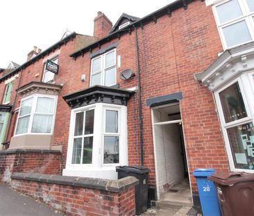 5 bedroom House To Let - Photo 5