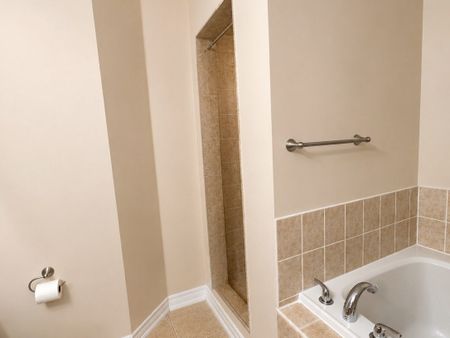 For Lease - 75 Gauguin Avenue, Vaughan, Ontario - Photo 5