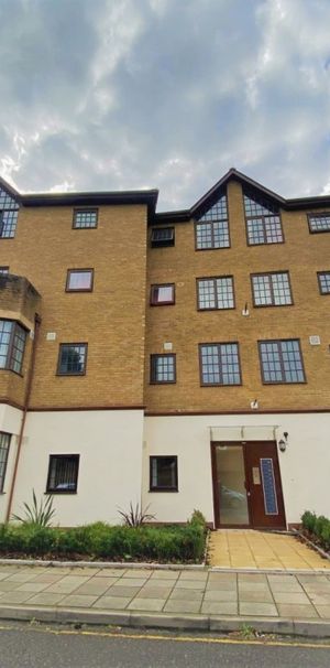 Fitzwilliam House, Comer Crescent, Southall, UB2 - Photo 1