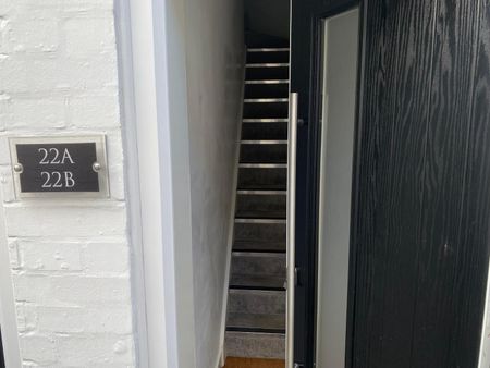 One-Bedroom Apartment - Photo 3