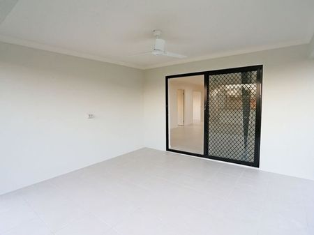 Your perfect balance of space, style & location in Kelso - Photo 2