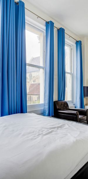 Castletown Road, London, W14 - Photo 1