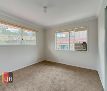 OVERSIZED 3 BEDROOM TOWNHOUSE WITH POOL IN COMPLEX - Photo 2