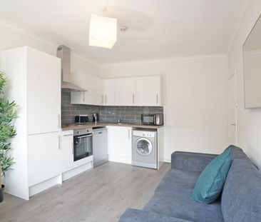 Ansell House – Room 3 - Photo 6