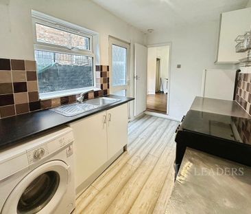 2 bedroom end of terrace house to rent - Photo 3