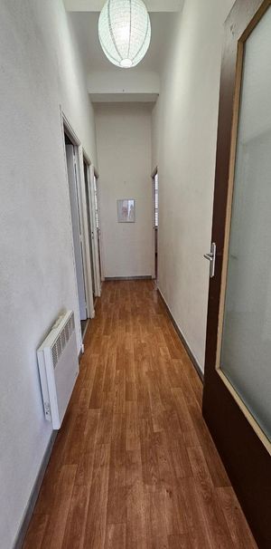 Location Appartement 3 pièces 63m² CAMPS LA SOURCE 83170 - Photo 1