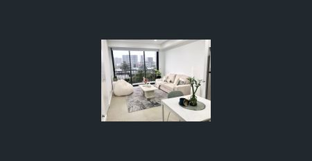 Near-New Bright North-Facing One-Bedroom Apartment - Photo 3