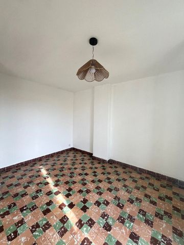 CHATEAURENARD - Appartement avec 2 chambres, bureau et terrasse., - Photo 3